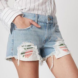 Denim Shorts With Flower Embroidered Pockets